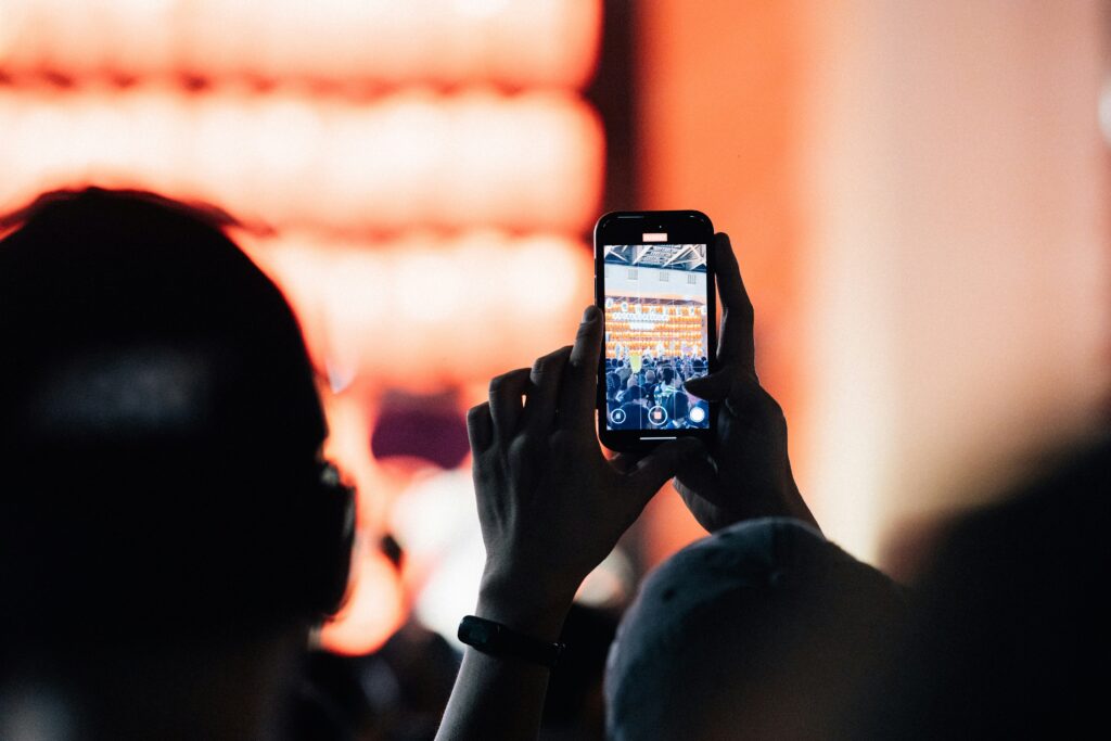 oneplus 15 vs samsung s25 ultra november 2025 performance gaming speed